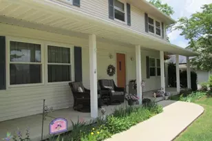 1052 Burke Dr, Freeport, IL 61032 - Photo 5