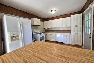 5773 Kirkwood Dr, Rockford, IL 61109 - Photo 9