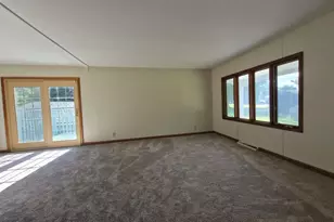 5773 Kirkwood Dr, Rockford, IL 61109 - Photo 7