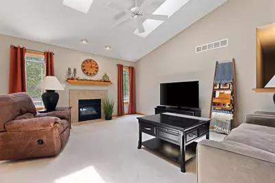 10589 Harrison Court, Roscoe, IL 61073 - Photo 9
