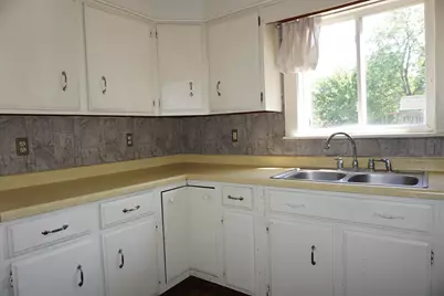 703 Maple Avenue, Machesney Park, IL 61115 - Photo 3