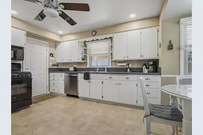 612 N Oak Knolls Avenue, Rockford, IL 61107 - Photo 21