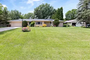 1951 Valencia Dr, Rockford, IL 61108 - Photo 3