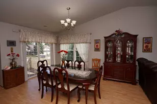 7685 Creek Bend, Rockford, IL 61114 - Photo 9