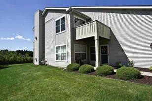7685 Creek Bend, Rockford, IL 61114 - Photo 5