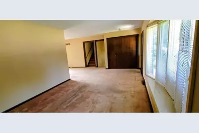 2315 Mallard Dr, Freeport, IL 61032 - Photo 3