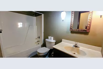 2315 Mallard Dr, Freeport, IL 61032 - Photo 11