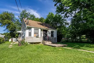 301 Vincent Ave, Rockford, IL 61102 - Photo 3