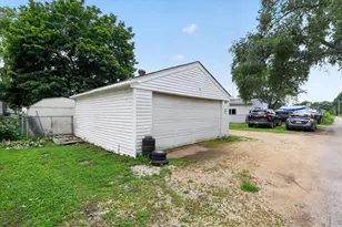 228 E Riverside Blvd, Loves Park, IL 61111 - Photo 41