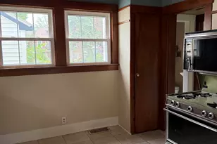 1526 W Lincoln Blvd, Freeport, IL 61032 - Photo 9