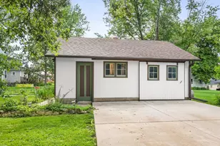 224 E 5th St, Pecatonica, IL 61063 - Photo 39