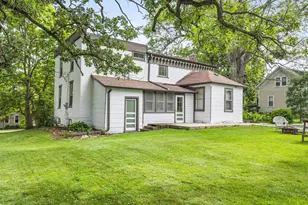 224 E 5th St, Pecatonica, IL 61063 - Photo 35