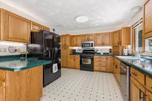 45 Roosevelt Dr, East Dubuque, IL 61025 - Photo 11