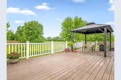 12294 Meadow Drive, Winnebago, IL 61088 - Photo 9