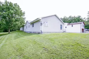 910 Stoney Point Rd, Dixon, IL 61021 - Photo 31
