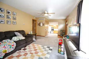 910 Stoney Point Rd, Dixon, IL 61021 - Photo 9