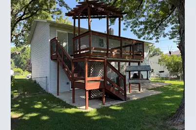 2015 W Revere Street, Freeport, IL 61032 - Photo 15