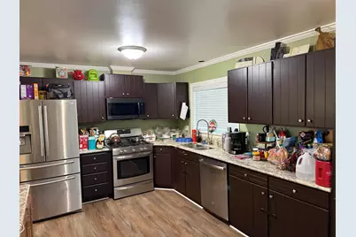 2015 W Revere Street, Freeport, IL 61032 - Photo 5