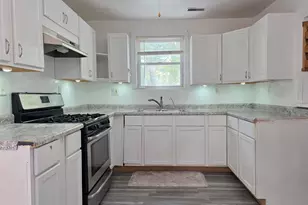 1701 Lyran Ave, Rockford, IL 61109 - Photo 5