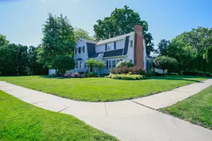 1325 W Lincoln, Freeport, IL 61032 - Photo 1