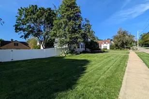 1325 W Lincoln, Freeport, IL 61032 - Photo 7