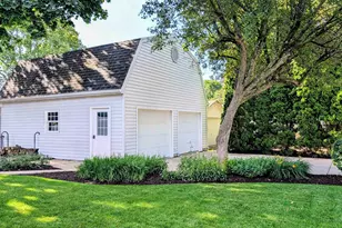 1325 W Lincoln, Freeport, IL 61032 - Photo 5