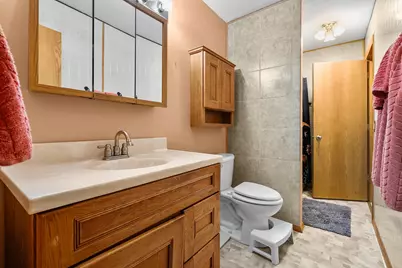 121 Goodhue Street, South Beloit, IL 61080 - Photo 17