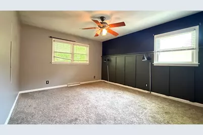 421 Warren Drive, Rockford, IL 61107 - Photo 9
