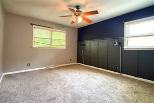 421 Warren Dr, Rockford, IL 61107 - Photo 9