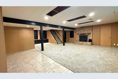 421 Warren Drive, Rockford, IL 61107 - Photo 17