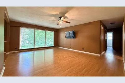 421 Warren Drive, Rockford, IL 61107 - Photo 3