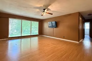 421 Warren Dr, Rockford, IL 61107 - Photo 3