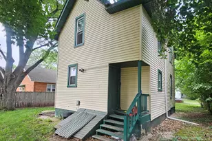 2217 Latham St, Rockford, IL 61103 - Photo 3