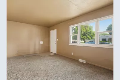 1118 Lincoln Avenue, Rockford, IL 61102 - Photo 3