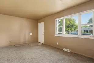 1118 Lincoln Ave, Rockford, IL 61102 - Photo 3