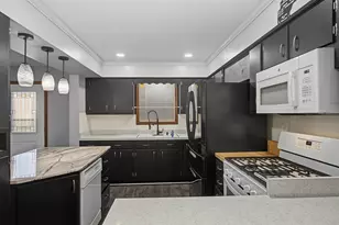 303 Elm St, Hanover, IL 61041 - Photo 9