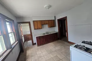 1721 S 5th St, Rockford, IL 61104 - Photo 5