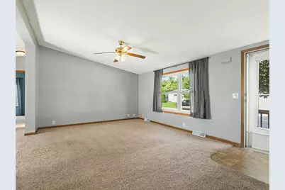 8652 Springwood Court, Roscoe, IL 61073 - Photo 7
