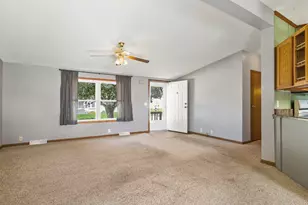 8652 Springwood Ct, Roscoe, IL 61073 - Photo 9