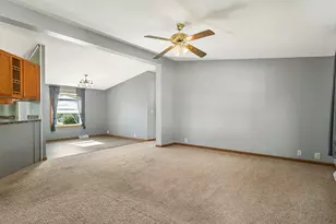 8652 Springwood Ct, Roscoe, IL 61073 - Photo 5