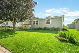 8652 Springwood Ct, Roscoe, IL 61073 - Photo 3