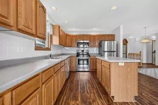 1840 Darby Ln, Lake Summerset, IL 61019 - Photo 3