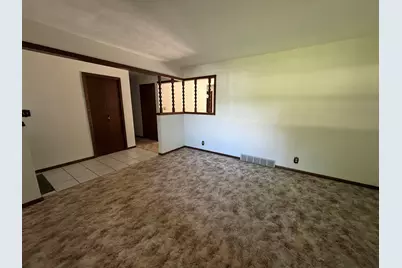 4975 Blackhawk Road, Rockford, IL 61109 - Photo 13