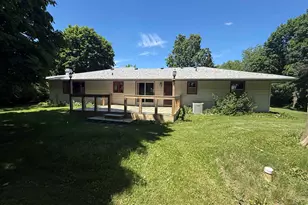 4975 Blackhawk Rd, Rockford, IL 61109 - Photo 3