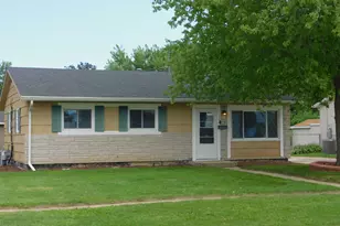 1722 Evans Ave, Loves Park, IL 61111 - Photo 3