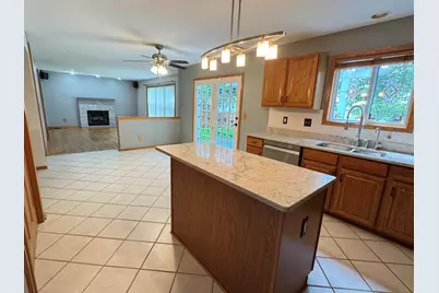 607 Jamestown, Belvidere, IL 61008 - Photo 9