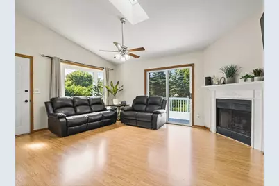 207 Tamarack Hollow Street, Poplar Grove, IL 61065 - Photo 5