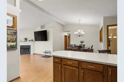 207 Tamarack Hollow Street, Poplar Grove, IL 61065 - Photo 9