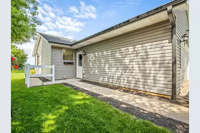 207 Tamarack Hollow Street, Poplar Grove, IL 61065 - Photo 3