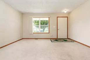 2987 Vaughndale Dr, Machesney Park, IL 61115 - Photo 7